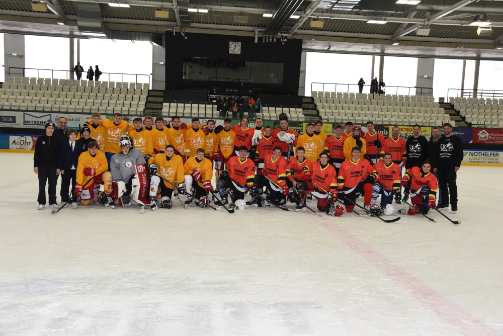 Harte Pucks und weiche Teddys