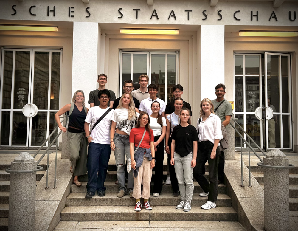 Q12 – Theaterfahrt ins Resi/München